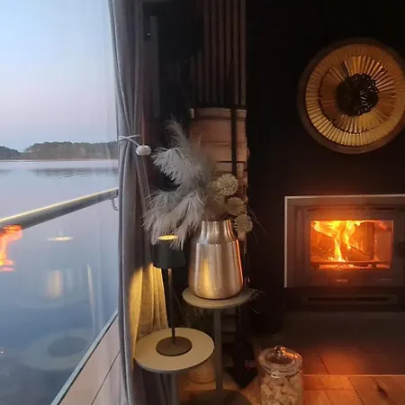 Design Hausboot Am Bei Berlin Mit Sauna Und Kamin Botel