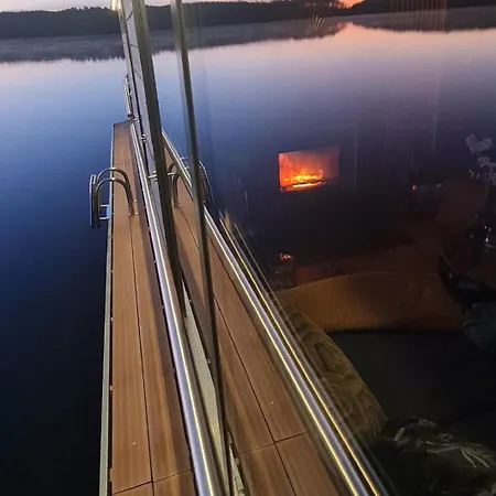 Design Hausboot Am Bei Berlin Mit Sauna Und Kamin Botel